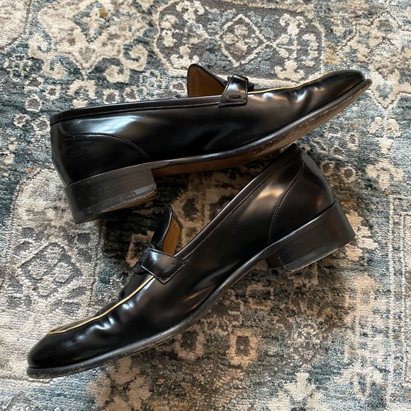 Salvatore Ferragamo black and gold leather loafers sz 8B - Picture 4 of 6